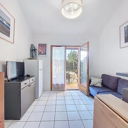 Sud-4 By Interhome