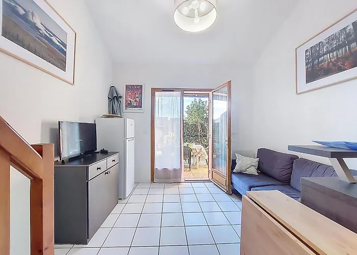 Sud-4 By Interhome